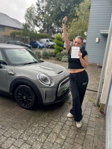 Automatic Driving Lessons Thatcham - Taylah Brunsden