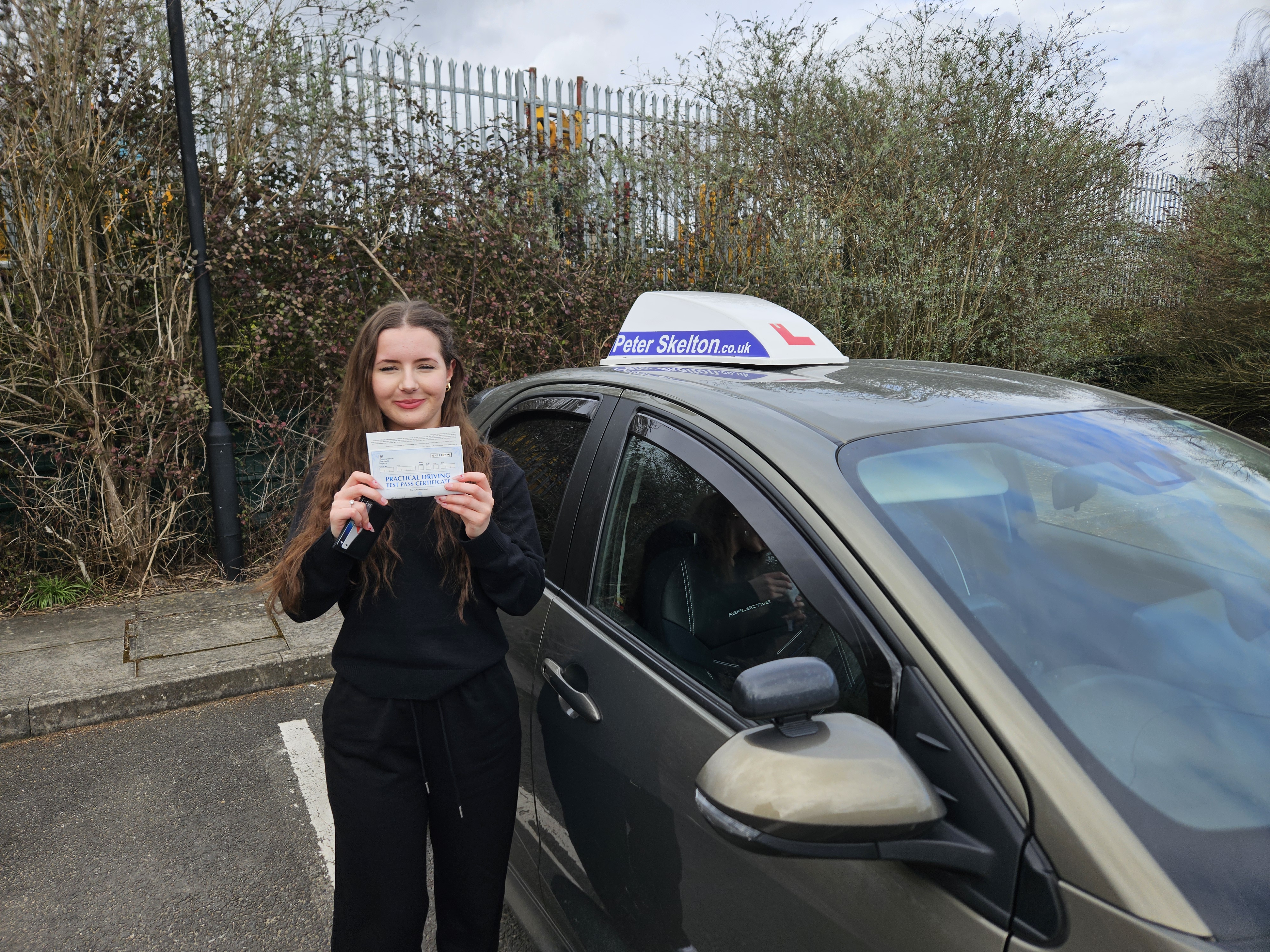Automatic Driving Lessons Thatcham - Hana Canolli